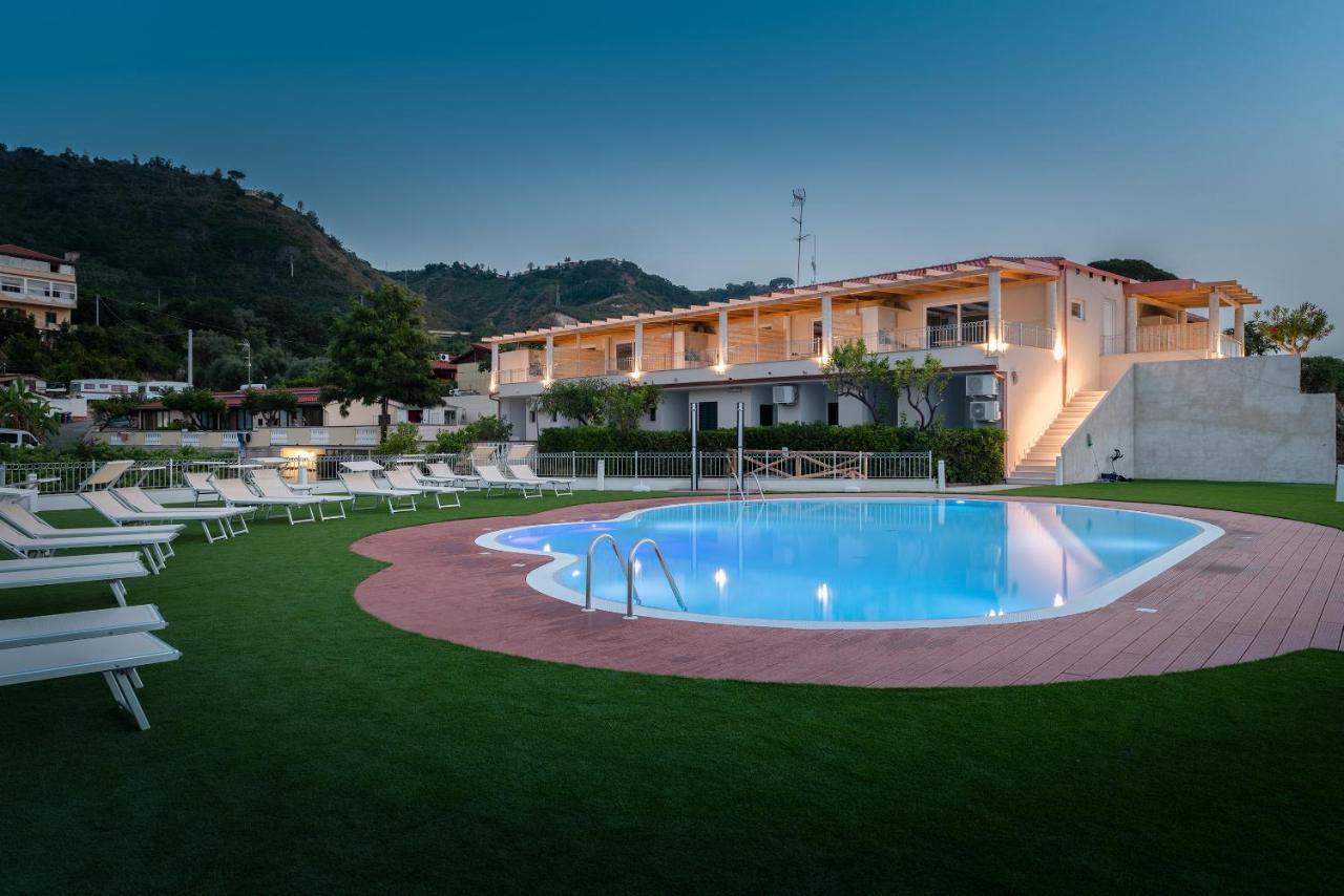 Residence New Paradise Тропеа Екстер'єр фото