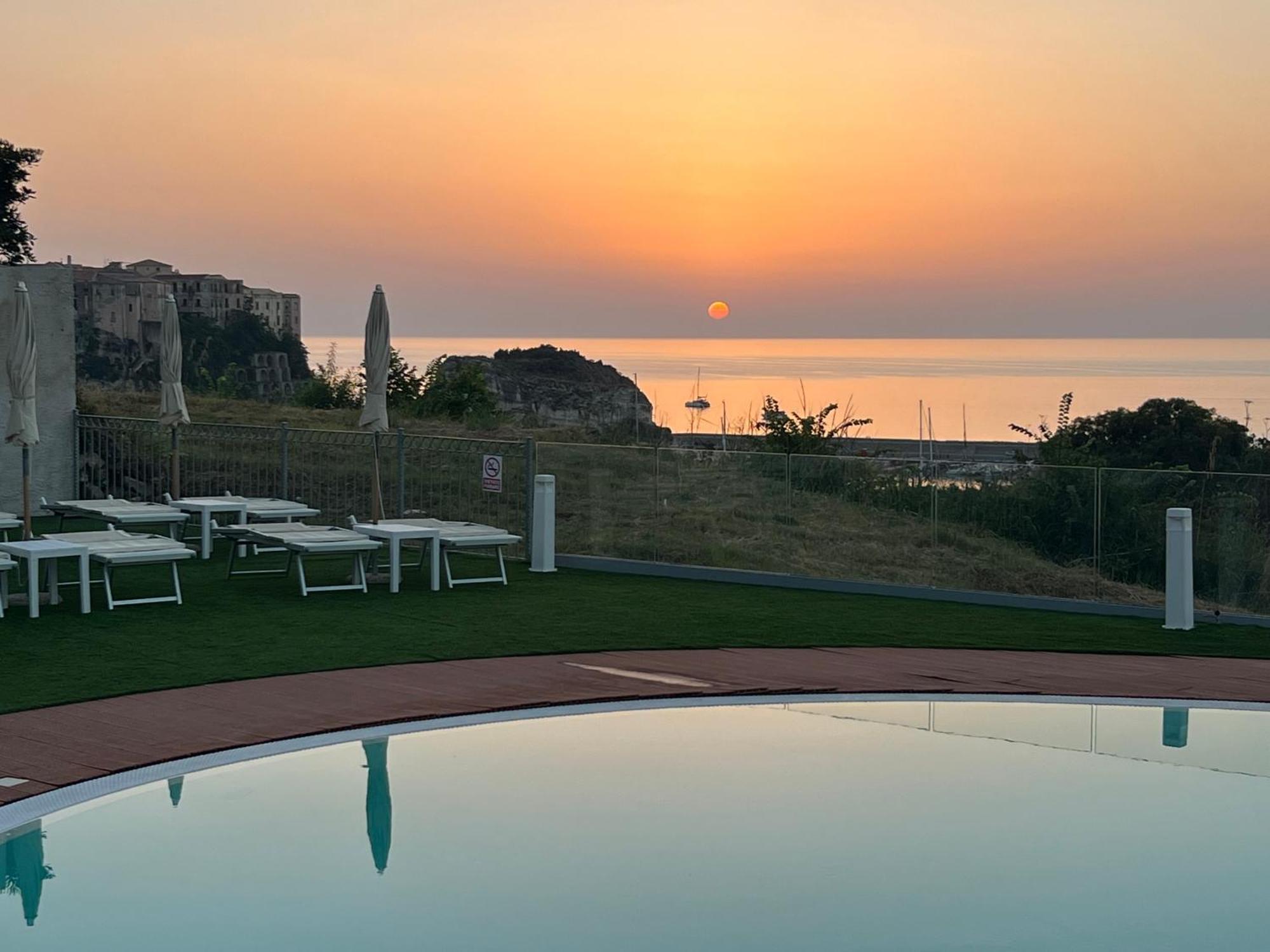 Residence New Paradise Тропеа Екстер'єр фото