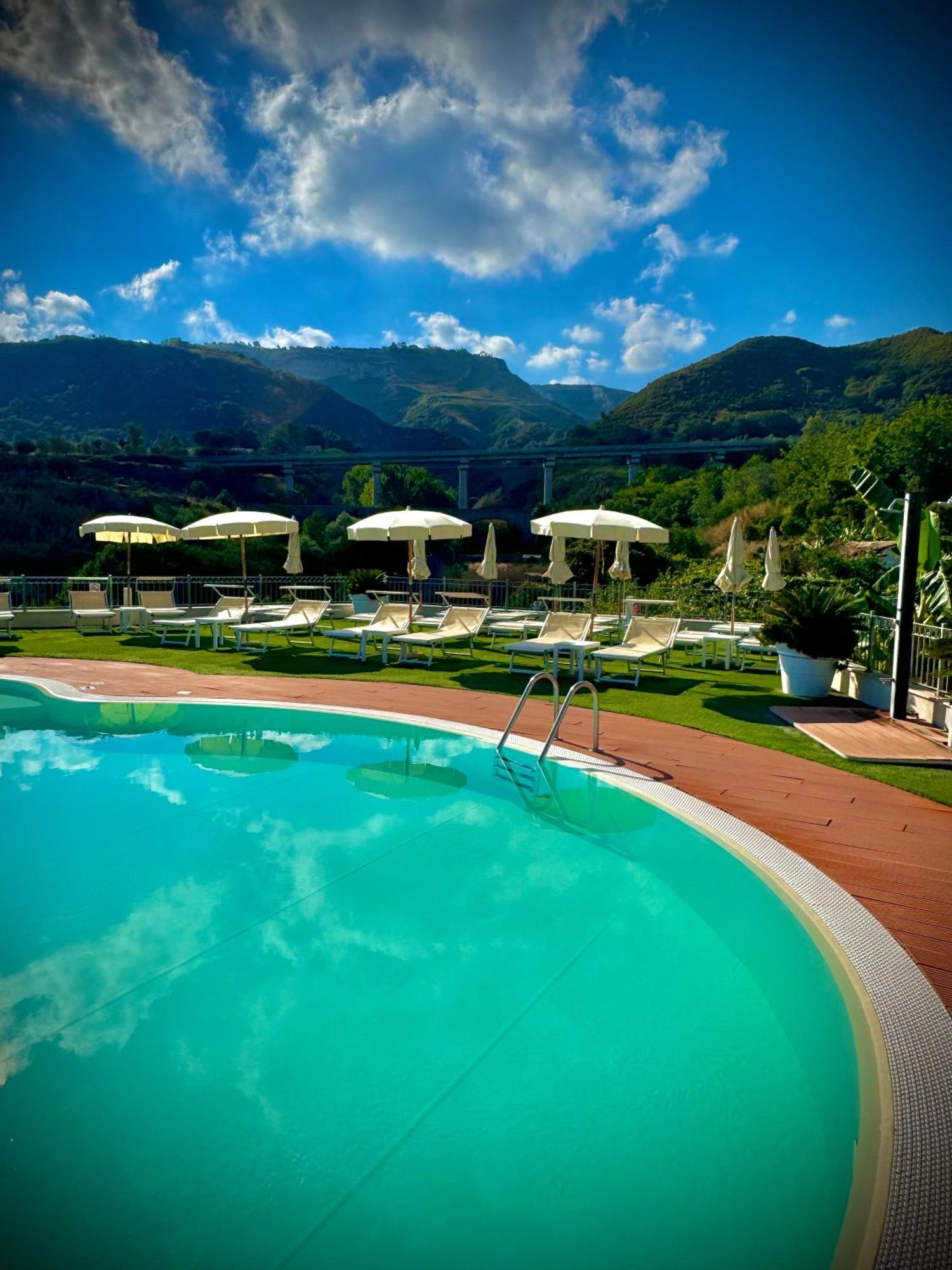 Residence New Paradise Тропеа Екстер'єр фото